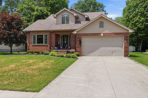 4055 Stoney Creek Dr, Fort Gratiot, MI, 48059-3741 | Card Image