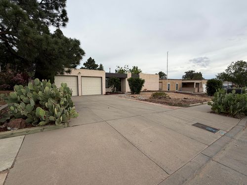 10300 Karen Ave Ne, Albuquerque, NM, 87111-3636 | Card Image
