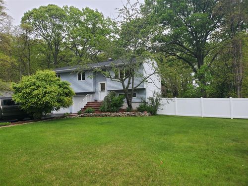 51 Juniper Ave, Ronkonkoma, NY, 11779-5925 | Card Image