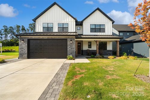 123 Windy Dell Dr, Tega Cay, SC, 29708-7420 | Card Image