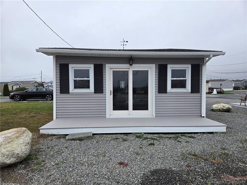 697 Succotash Rd, South Kingstown, RI, 02879-5839 | Card Image