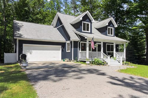 7170 Oak Hollow Trl, Lake, MI, 48632-8722 | Card Image