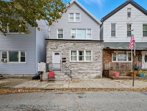 13 Meadow St, Bayonne, NJ, 07002-4511 | Card Image