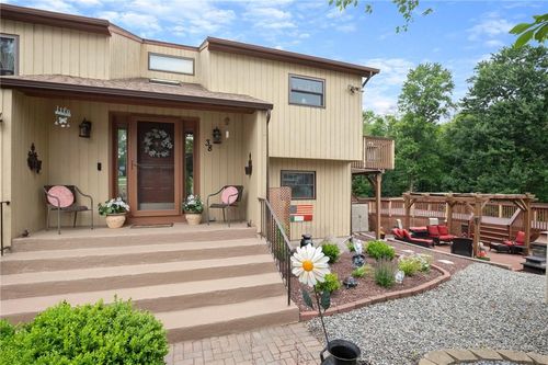 38 Hillside Ave, Mahopac, NY, 10541-4842 | Card Image