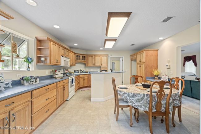 5398 Laurie Ln, House other with 2 bedrooms, 2 bathrooms and null parking in MIDDLEBURG FL | Image 5