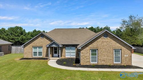229 Williston Dr, Huntsville, AL, 35806-3821 | Card Image