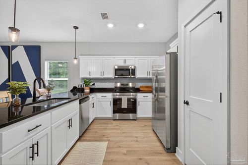 3c-8363 Highland Ridge Dr, Pensacola, FL, 32534 | Card Image