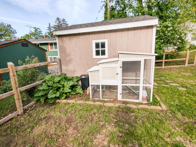 Fenced In Yard Amenities Chicken Coop | Image 7