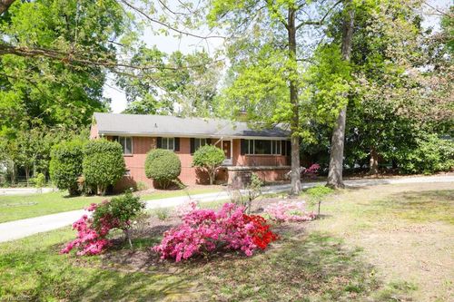 3406 Dogwood Dr, Greensboro, NC, 27403-1007 | Card Image