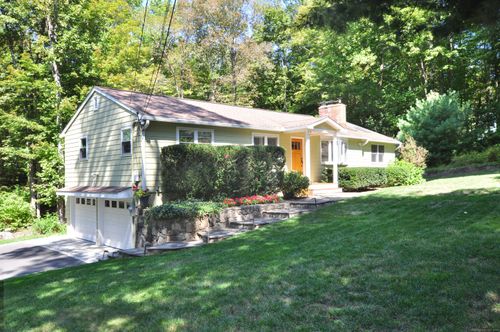 795 Old Waterbury Rd, Southbury, CT, 06488-3818 | Card Image