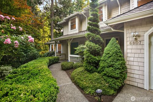 6807 205th Ave Ne, Redmond, WA, 98053-4721 | Card Image