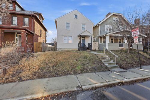 1452 Summit St, Columbus, OH, 43201-2106 | Card Image