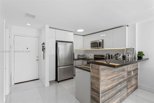 306-6545 Indian Creek Dr, Miami Beach, FL, 33141-5831 | Card Image
