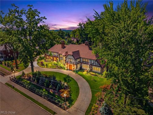 210 Summit St Sw, North Canton, OH, 44720-3129 | Card Image