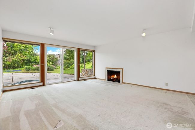 8840 Ne 24 Th St, House other with 5 bedrooms, 4 bathrooms and 3 parking in Clyde Hill WA | Image 33