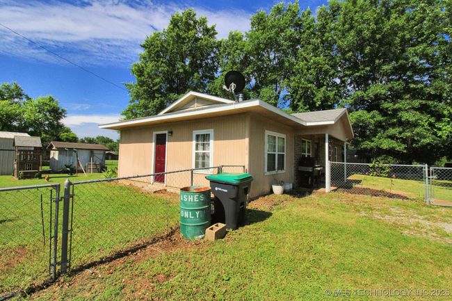1518 E Hogner St, House other with 3 bedrooms, 1 bathrooms and null parking in Tahlequah OK | Image 4