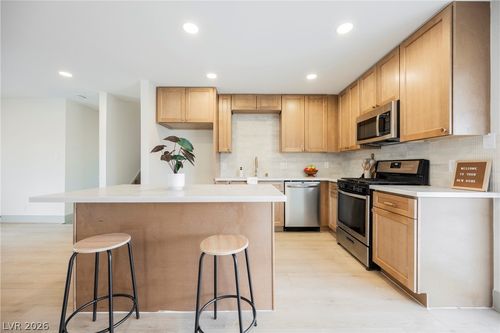 308 Duke Cir, Las Vegas, NV, 89107-1208 | Card Image