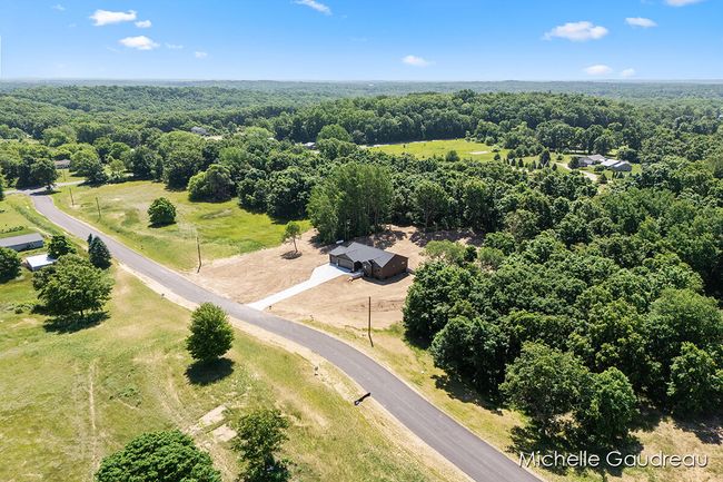3551 Leaf Ln, House other with 3 bedrooms, 3 bathrooms and null parking in Freeport MI | Image 46
