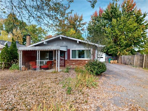 8379 Mentorwood Dr, Mentor, OH, 44060-3845 | Card Image