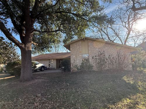 305 Columbine St, Meadowlakes, TX, 78654-6826 | Card Image