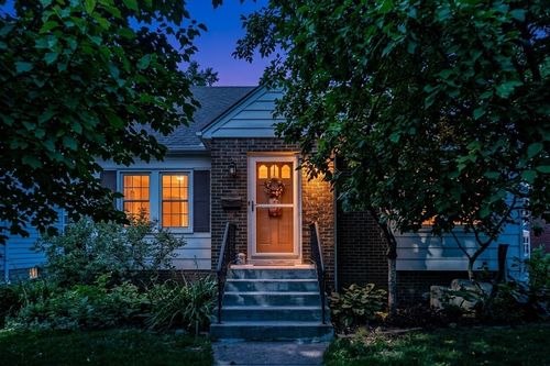 8 Cardinal Rd, Worcester, MA, 01602-1710 | Card Image