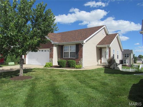 322 Stone Village Dr, Wentzville, MO, 63385-3285 | Card Image