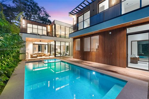 2800 Calusa St, Miami, FL, 33133 | Card Image