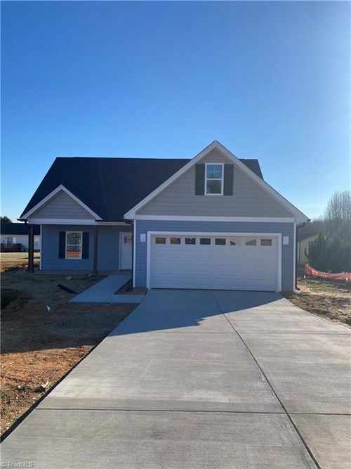 1010 Fairfield Dr, Yadkinville, NC, 27055 | Card Image