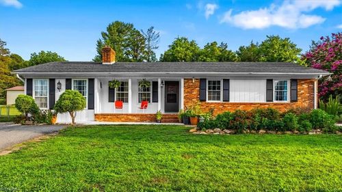 1130 Heathwood Dr, Randleman, NC, 27317-9544 | Card Image