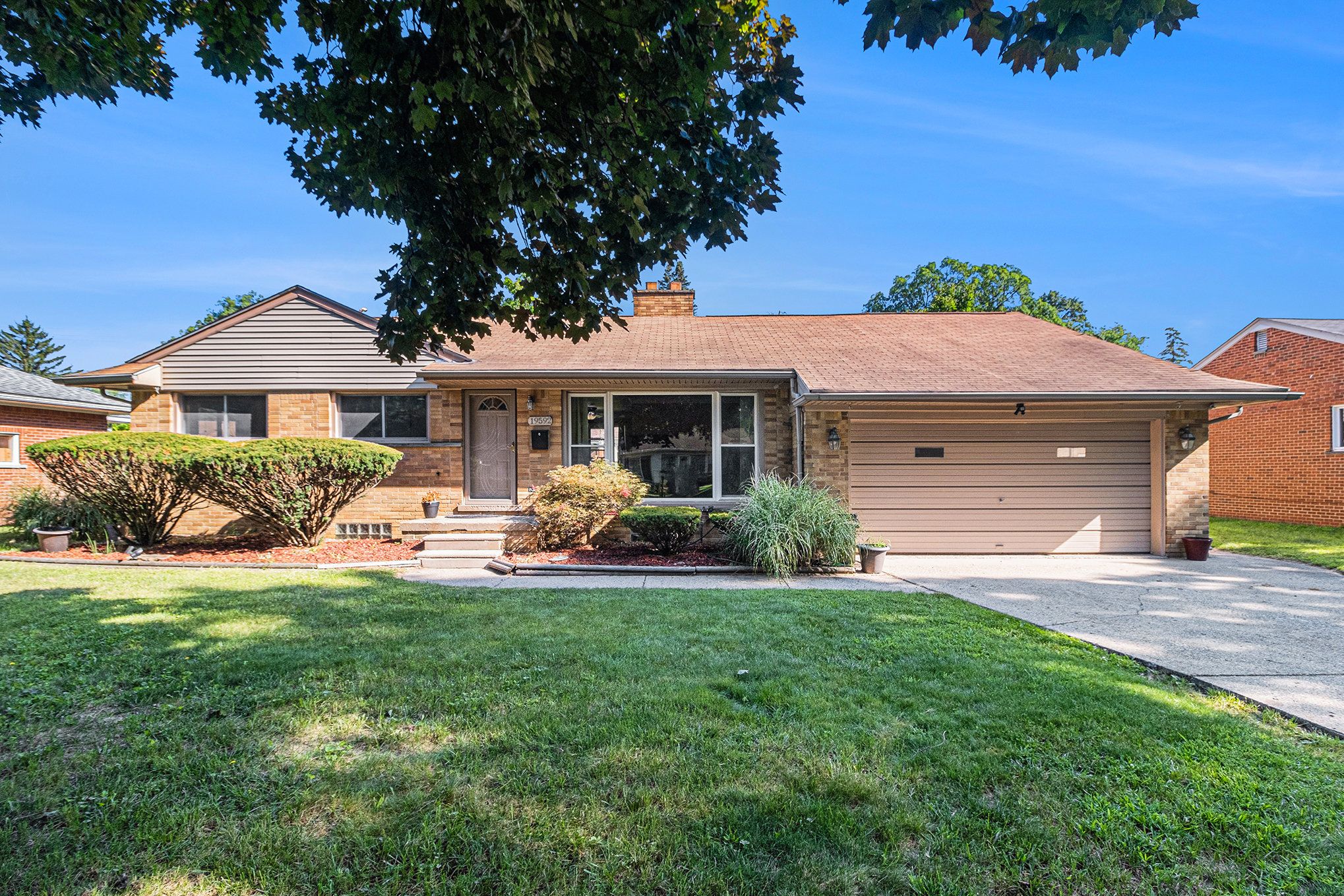 Nadol Dr, Southfield, MI 48075