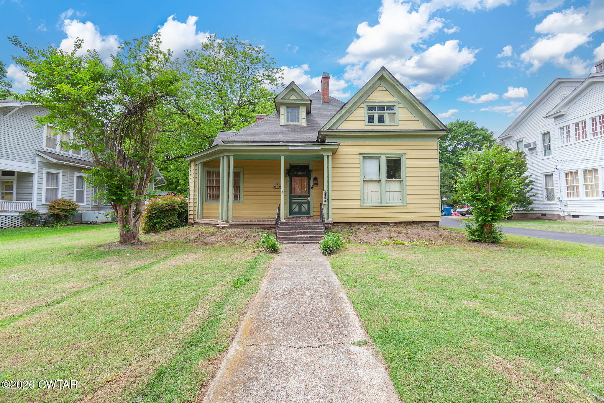 608 S High St, Pending in Trenton - eXp Realty