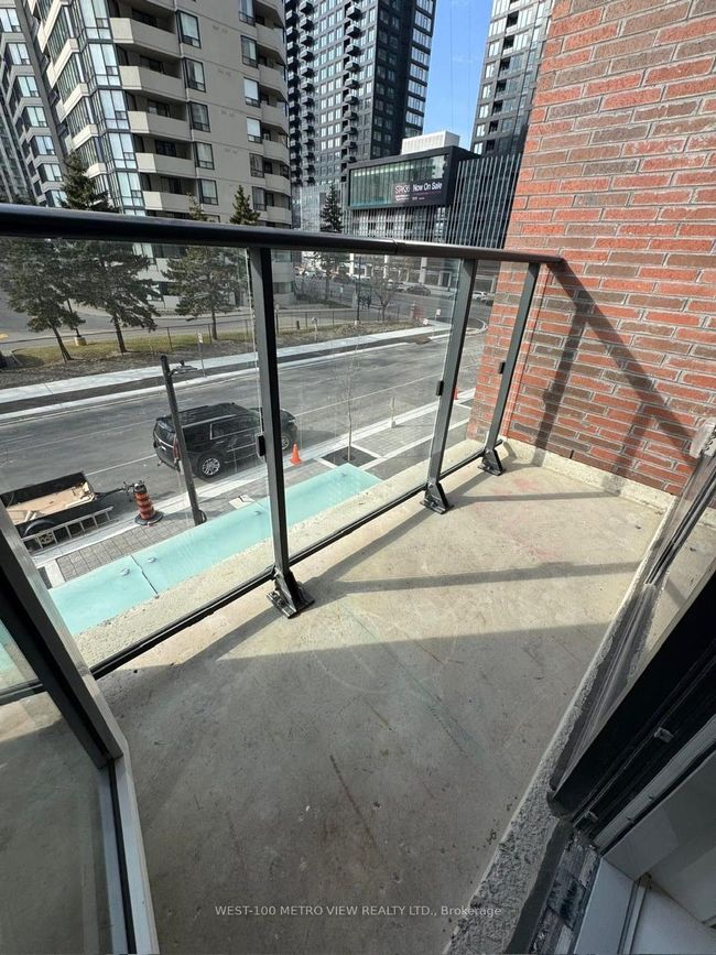 205 - 430 Square 1 Dr, Condo with 1 bedrooms, 1 bathrooms and 1 parking in Mississauga ON | Image 10