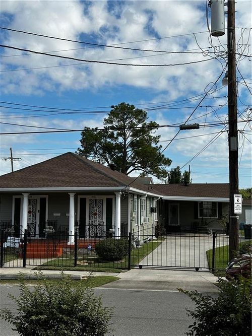 8931 Belfast St, New Orleans, LA, 70118-1609 | Card Image