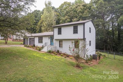 105 Timber Ridge Road, House other with 4 bedrooms, 3 bathrooms and null parking in Belmont NC | Image 1