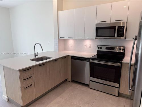 901-16395 Biscayne Blvd, Aventura, FL, 33160-5738 | Card Image
