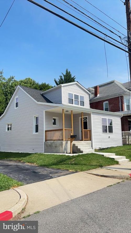 837 Virginia Ave, HAGERSTOWN, MD, 21740-6263 | Card Image