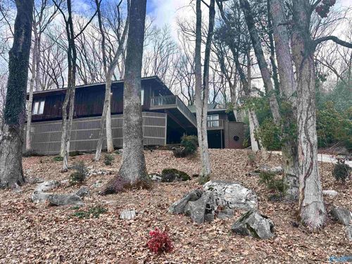 701 Fagan Springs Dr Se, Huntsville, AL, 35801-1850 | Card Image