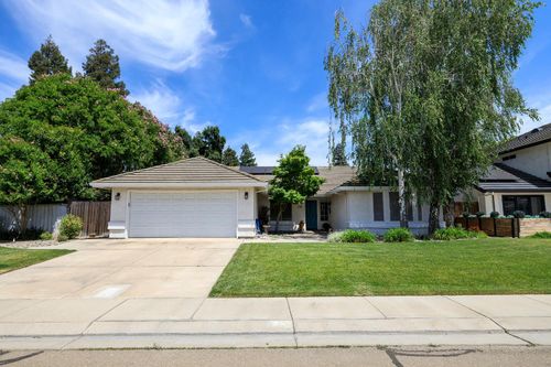 230 Meyenberg Ave, Ripon, CA, 95366-2920 | Card Image