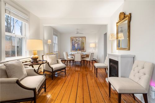 35 Marsh St, Newport, RI, 02840-2441 | Card Image