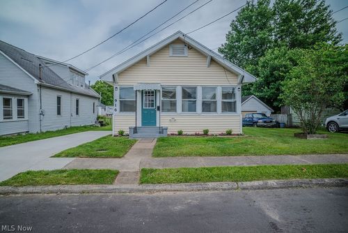 916 Maple St, Parkersburg, WV, 26101-3723 | Card Image