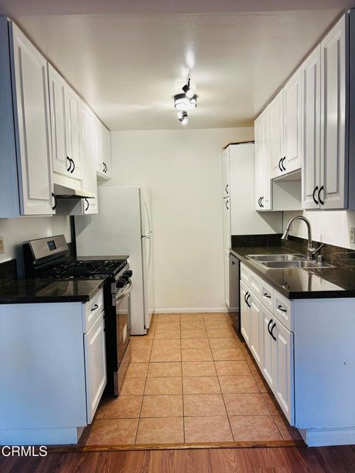 apt-14-2750 Piedmont Ave, Montrose, CA, 91020-1329 | Card Image