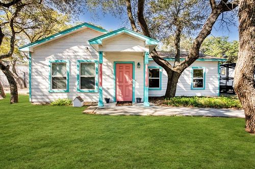 409 N 11th St, Fulton, TX, 78358 | Card Image