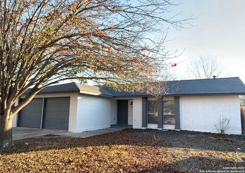 8426 Greenham, San Antonio, TX, 78239-2920 | Card Image