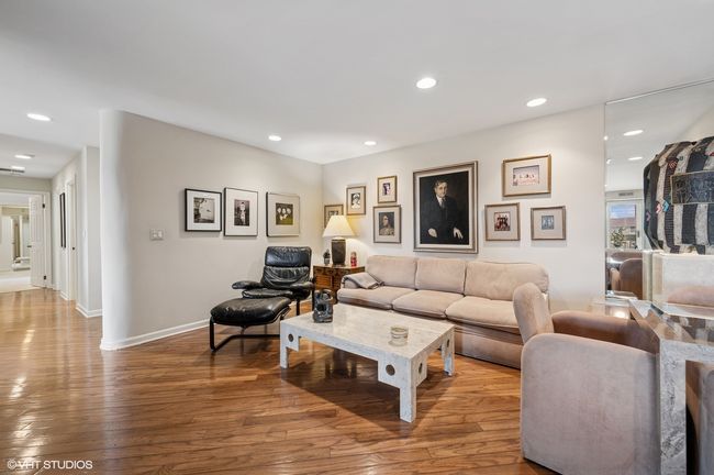 APT-5F - 1220 Rudolph Rd, Condo with 2 bedrooms, 2 bathrooms and 2 parking in Northbrook IL | Image 15