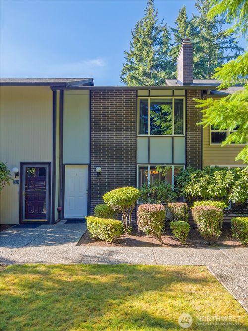 apt-31-1717 150th Ave Se, Bellevue, WA, 98007-6857 | Card Image