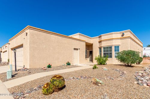 554 W Parkwood Ct, Green Valley, AZ, 85614-3520 | Card Image