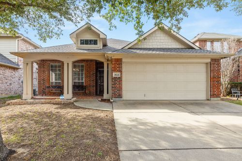 1024 Shortleaf Pine Dr, Arlington, TX, 76012-2575 | Card Image