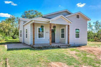 603 W 17th St, Home with 2 bedrooms, 1 bathrooms and null parking in San Angelo TX | Image 2