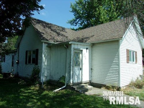 209 N Obannon St, Raymond, IL, 62560-5299 | Card Image