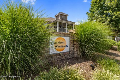 206-5301 Carolina Crossings Way, Louisville, KY, 40219-2286 | Card Image